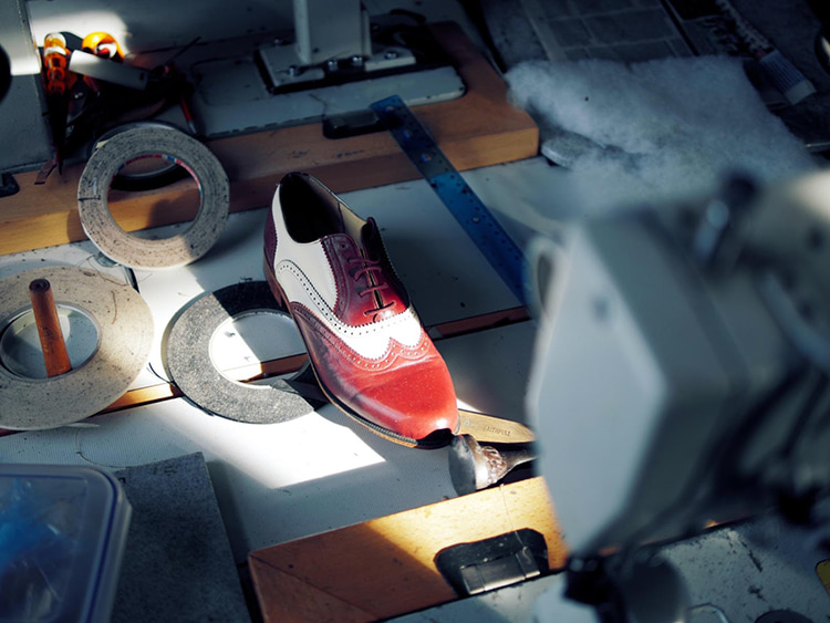 Atelier de fabrication de chaussures faites main