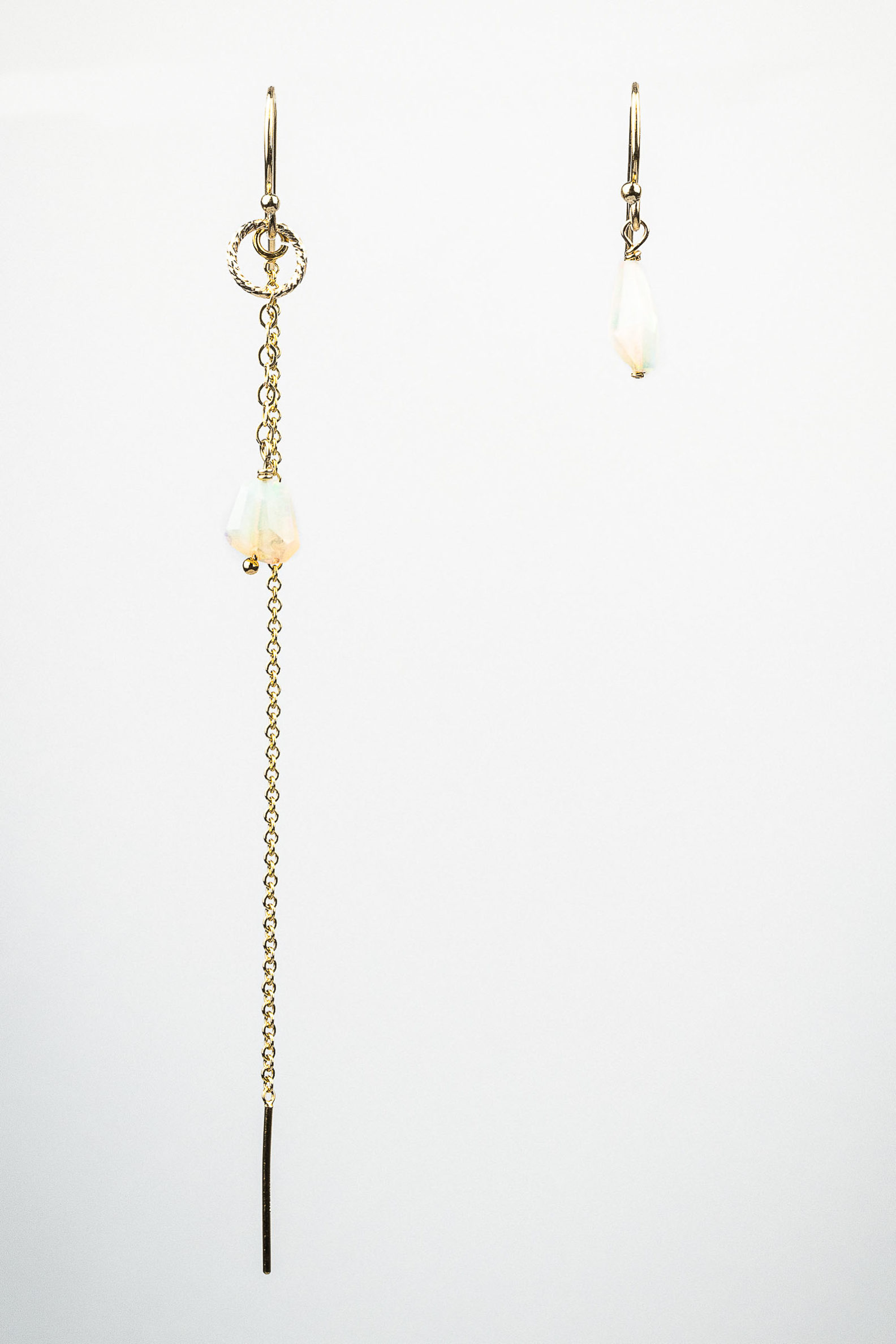 Boucles doreilles asymetriques I Opale Lune Gold filled 14K I Image 2 I Louise Kopij I Label AE Paris