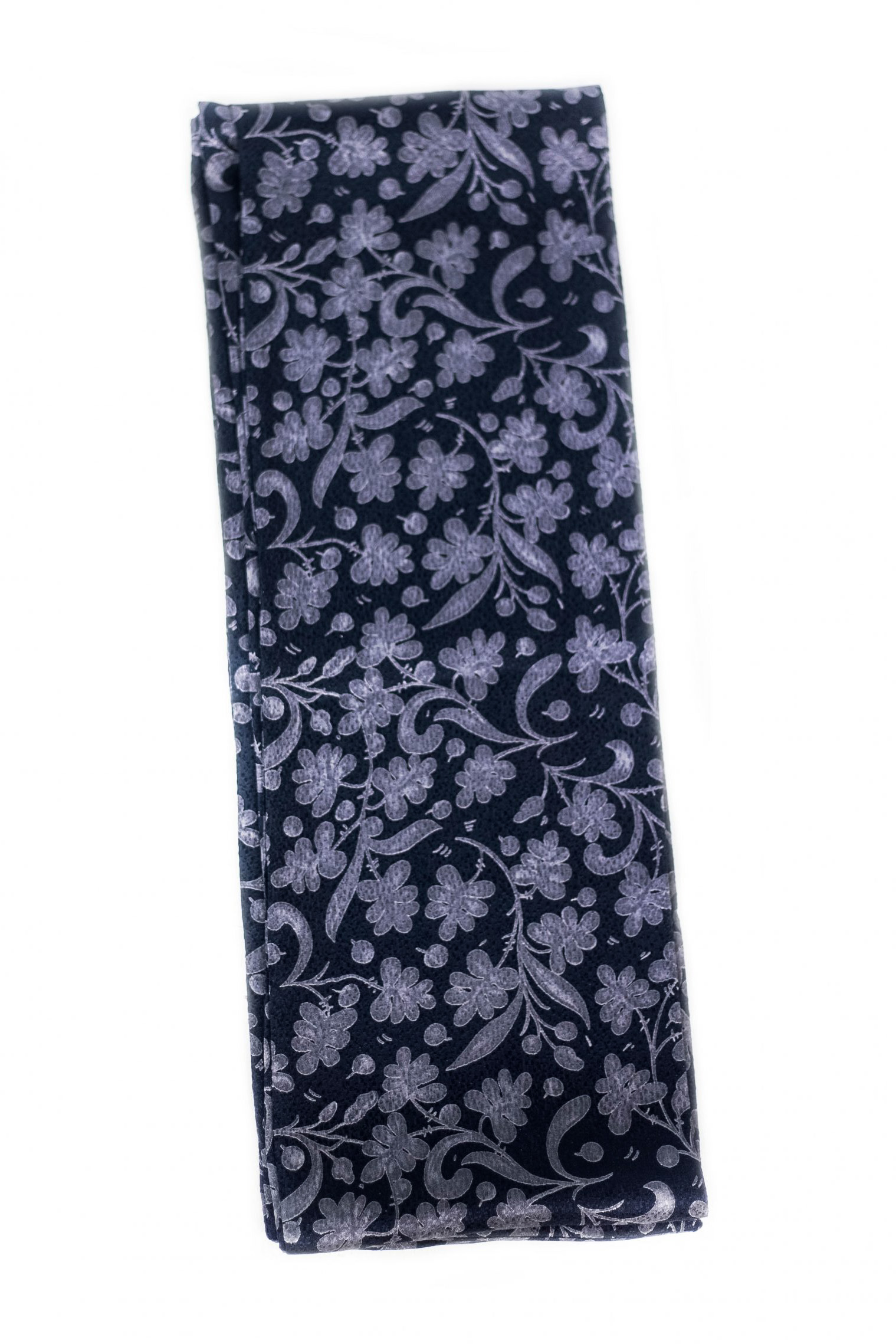 Écharpe en soie pour femme couleur bleue et imprimée avec d'élégantes fleurs grises.