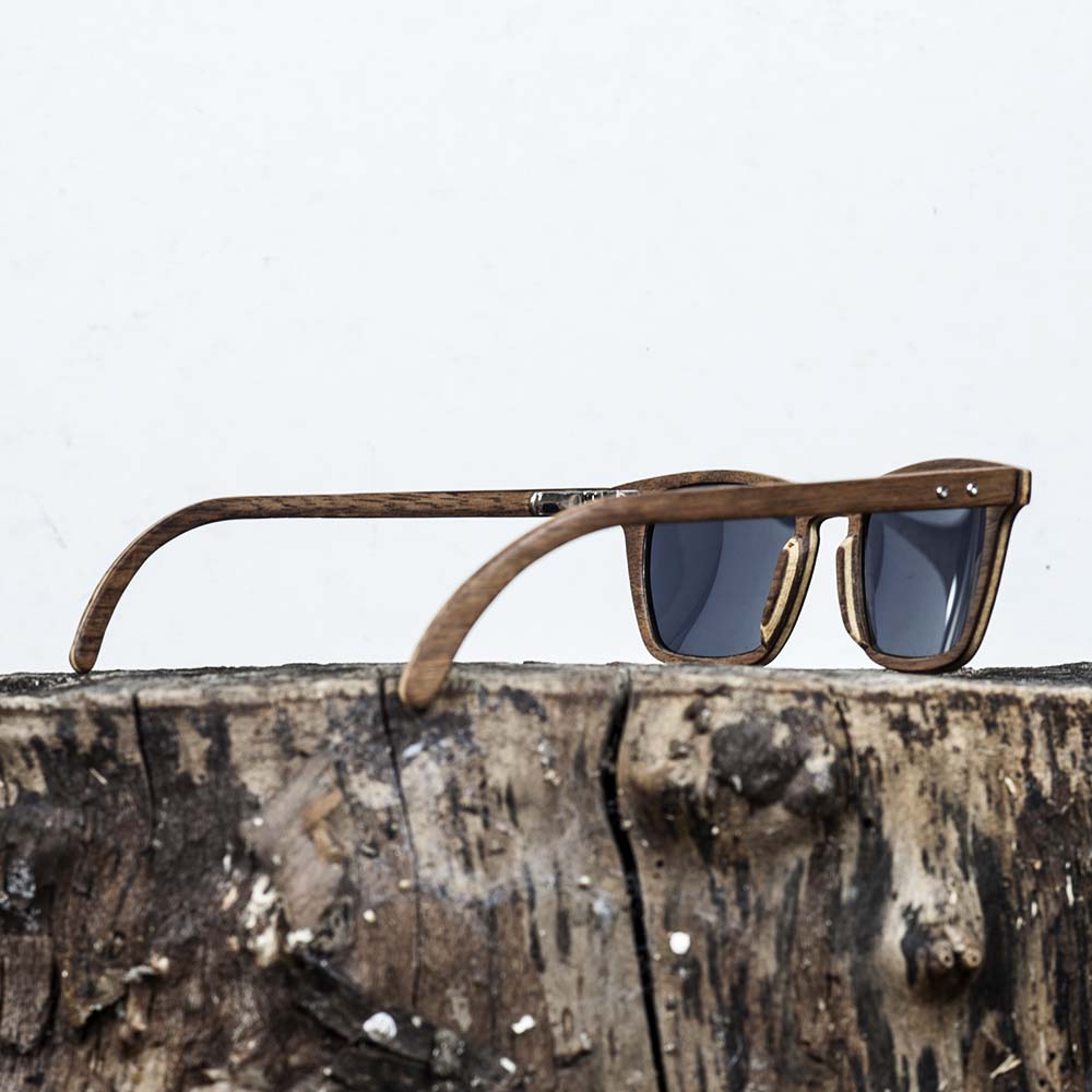 Lunette de soleil en bois de noyer - Wood Light - CFE-2 Lunette de soleil en bois de noyer - Wood Light - CFE-2