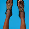 Sandales barefoot mixtes Nommo black widow I cuir vegetal et perles de verre I Image 2 I Uungu I Label AÉ Paris